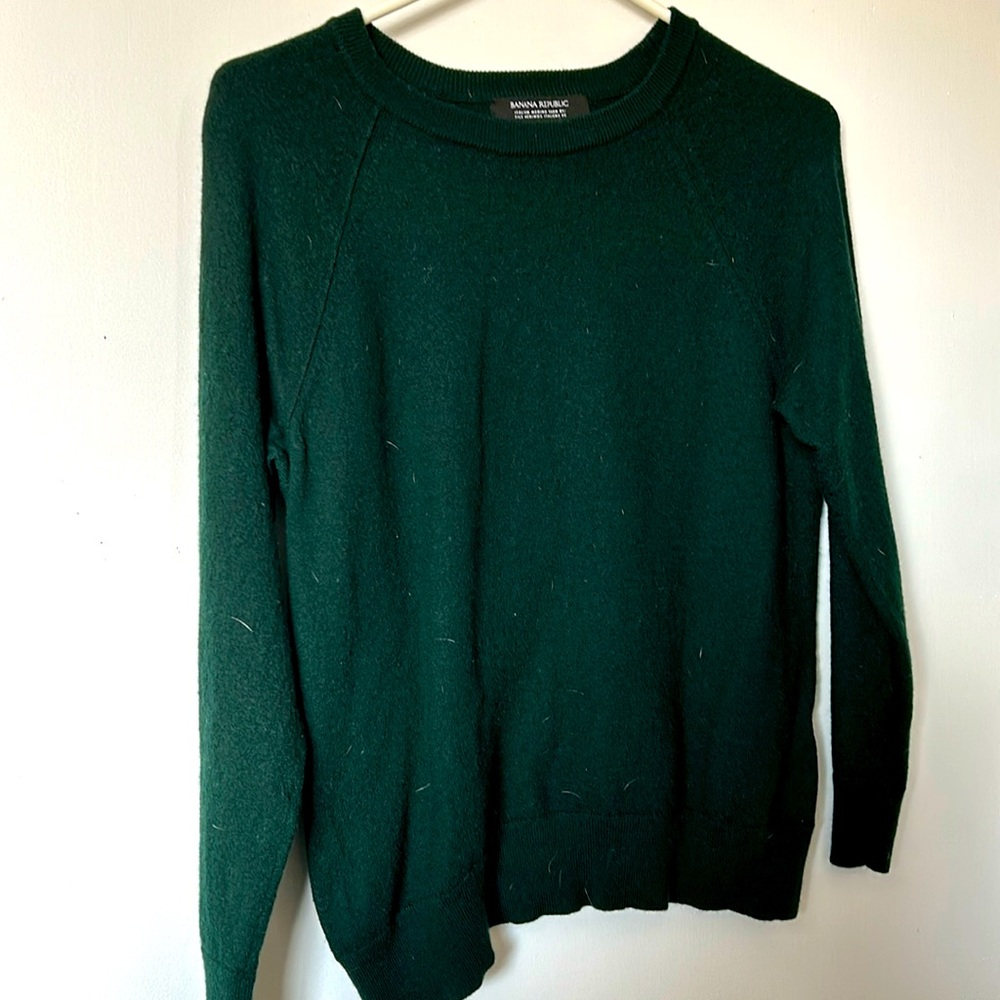 Beautiful green Banana Republic crew neck top